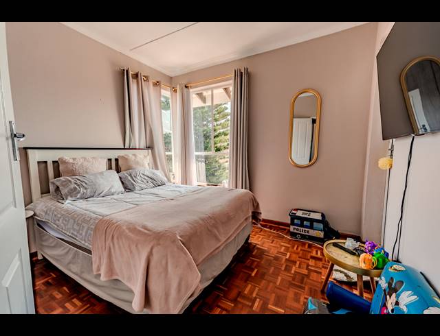 3 BEDROOM FLAT FOR SALE IN MORNINGSIDE